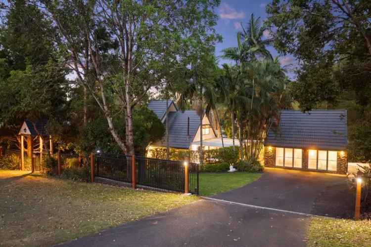 Rent Main House in Oxenford with Pool and Spacious Bedrooms