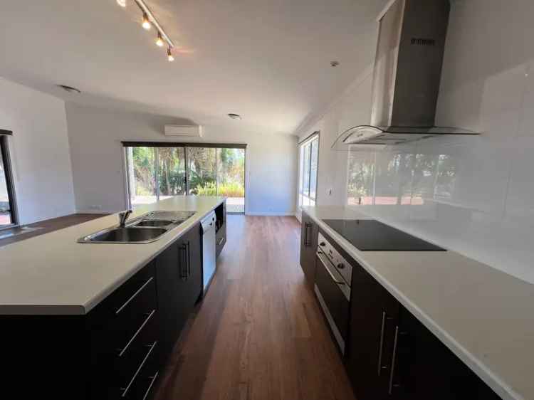 3 Bedroom Moonta Bay Home Outdoor Entertainer