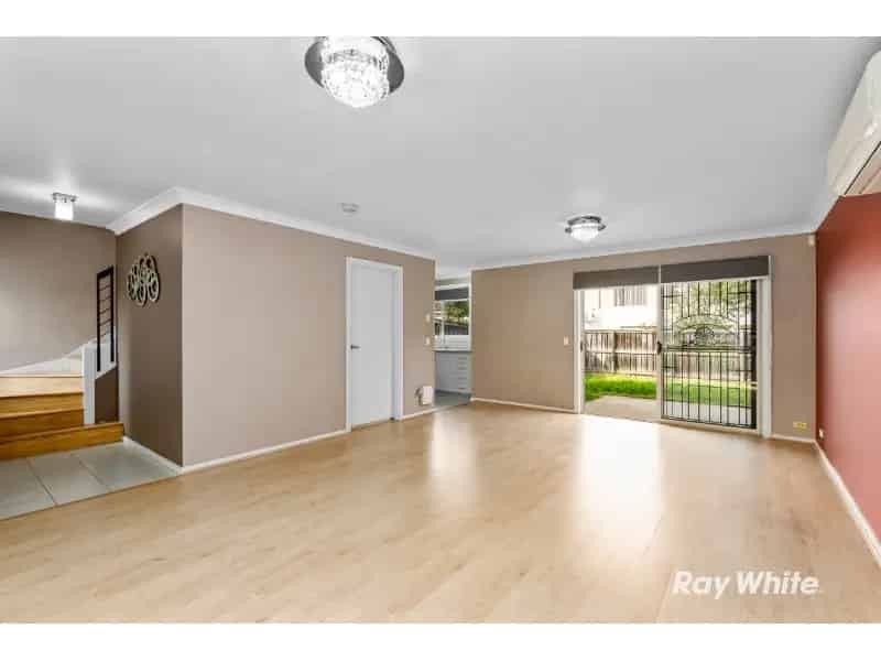 Three Bedroom Townhouse Close To All Amenities!