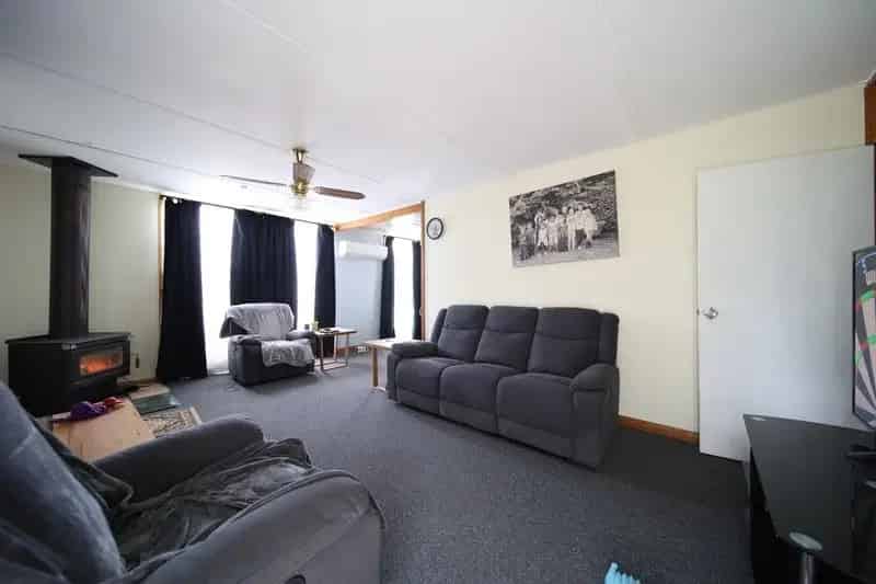 Tidy Three-Bedroom Gem - A Smart Buy for Homeowners & Investors!