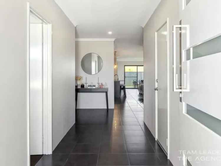 4 Bedroom 2 Bathroom Modern Home Ravenswood