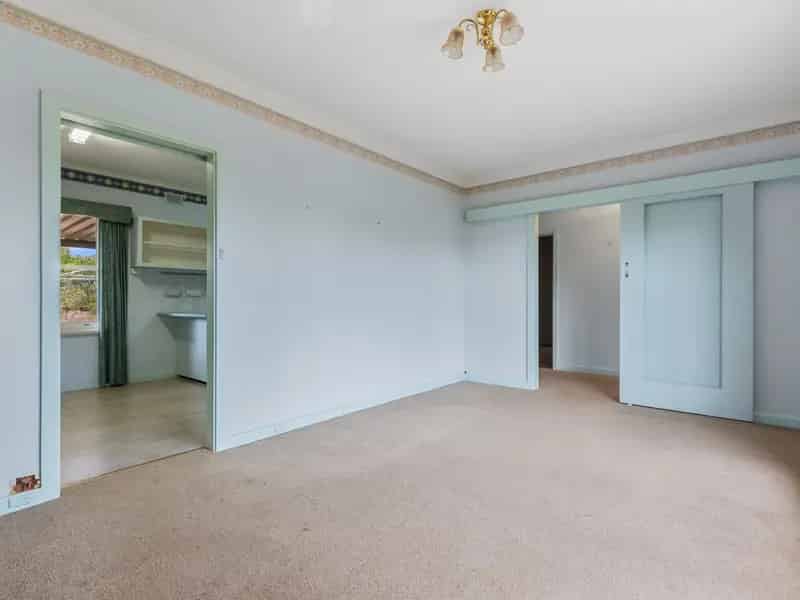 Charming Basket Range Family Home in a Quiet Cul-de-sac
