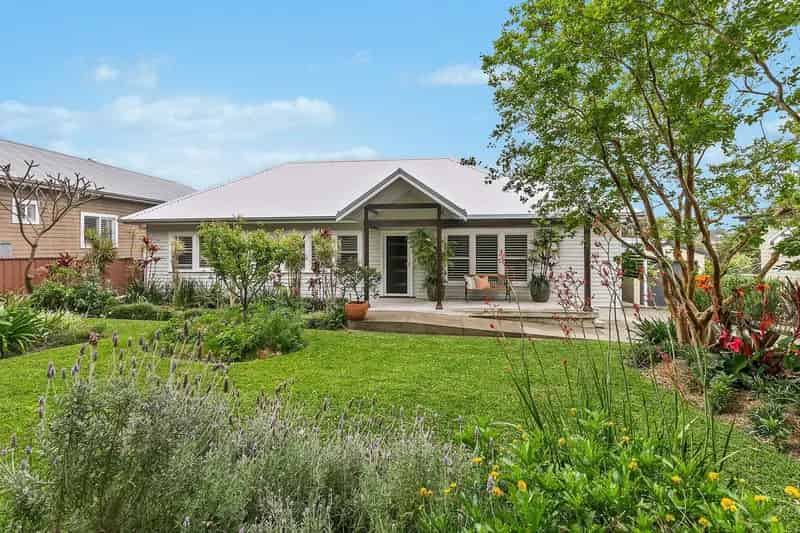 Real Estate For Sale - 2 Chilcott Street - Lambton , NSW