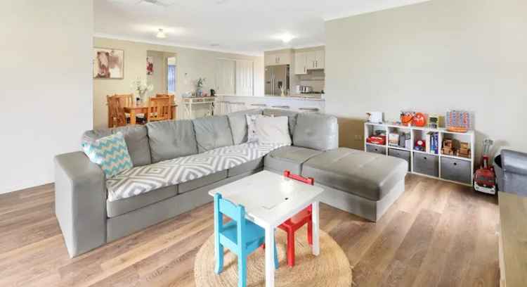 Buy House in North Tamworth with Modern Features and Family Friendly Layout