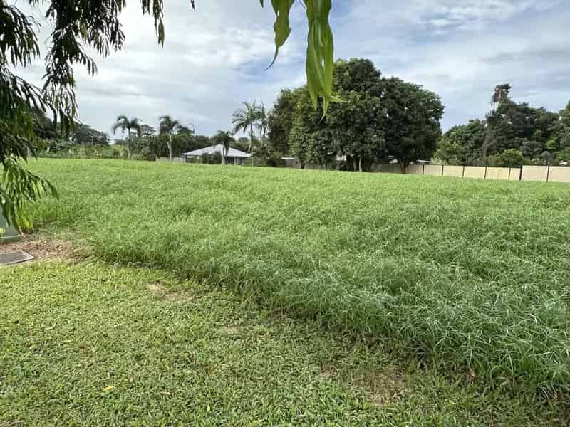 Buy land near the beach with no building covenants in Mission Beach