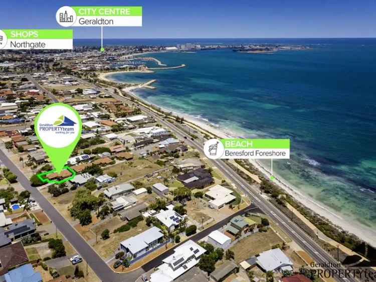 Beresford 3-Bedroom Home Near Beach and CBD