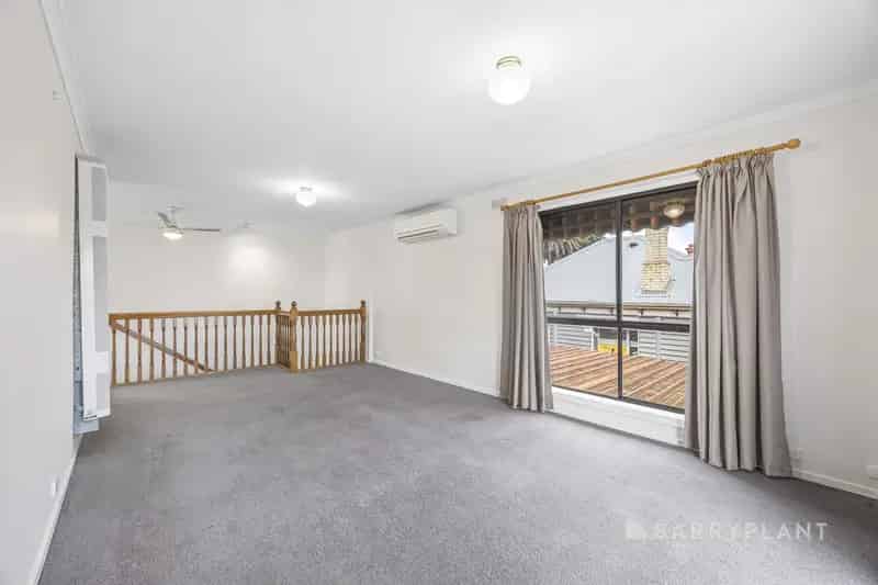 King of the Hill - City Views - Huge Investment