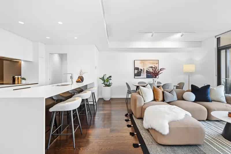 Camilla: Live Luxe!