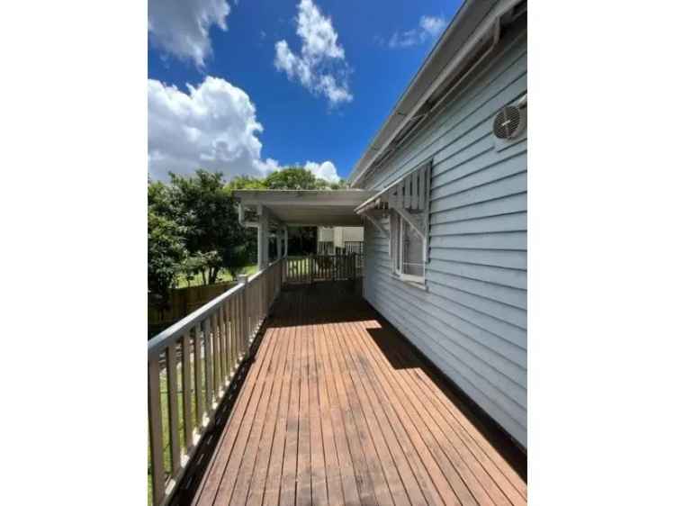 Camp Hill - Queenslander To Rent 2 Beds Plus Office Work From Home - Text Or Email Agent Only