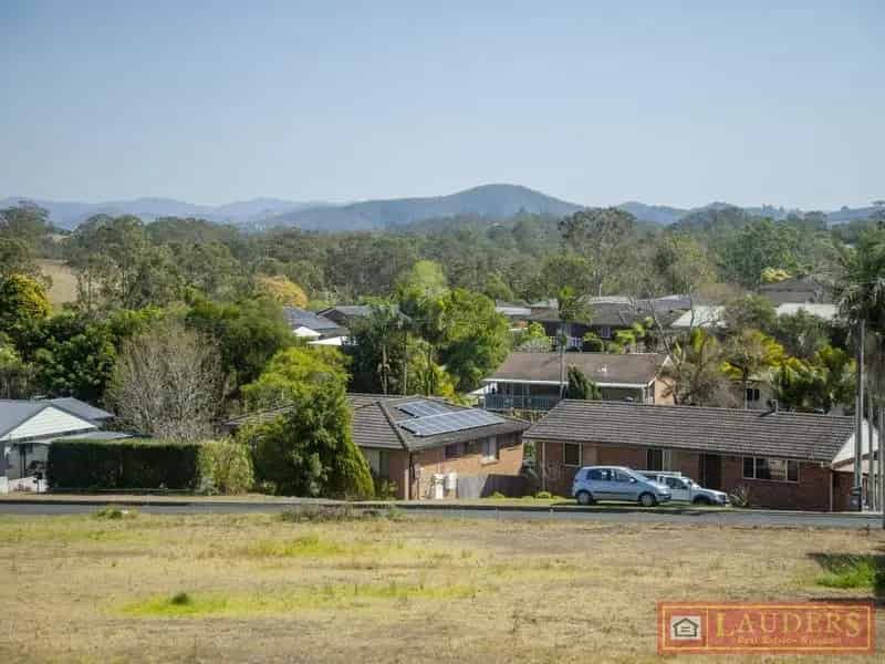 Build Your Dream Home on a 805m Block with Mountain Views