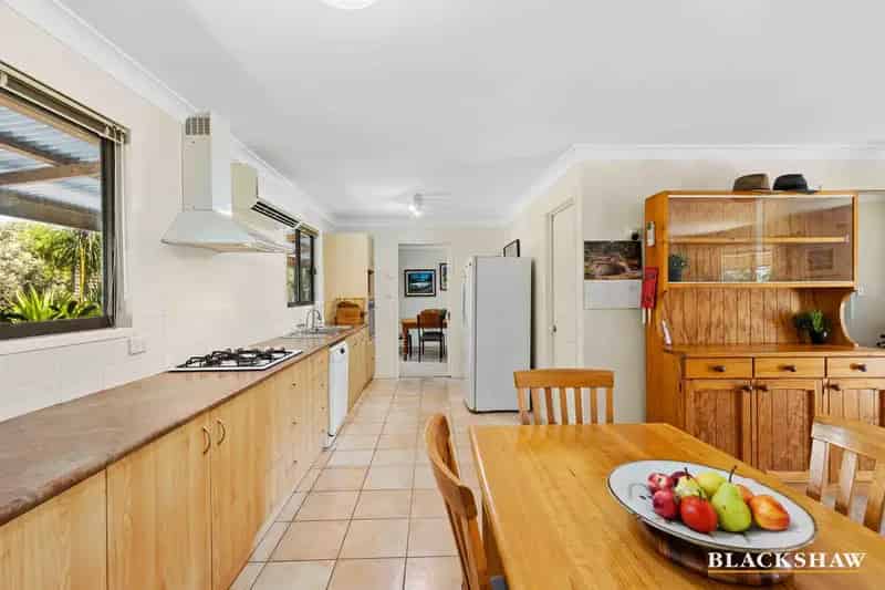 Buy family home with 4 bedrooms on 2.75 acres near Moruya