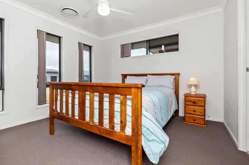 Lease Family Home with Four Bedrooms in Gillieston Heights