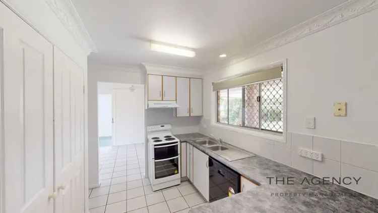 House For Lease - 6 Van Haeren Street, Kawana QLD 4701