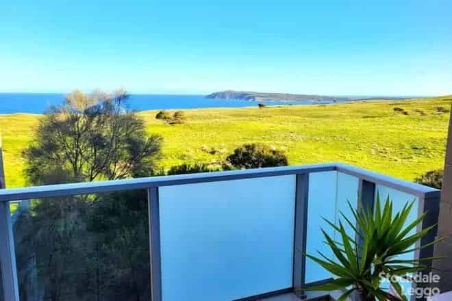 Apartment For Rent , San Remo, Victoria