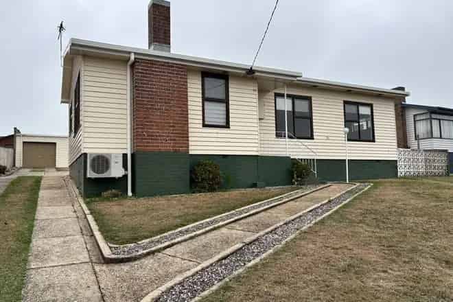 House For Rent , 71, Stirling Street, Burnie, Tasmania
