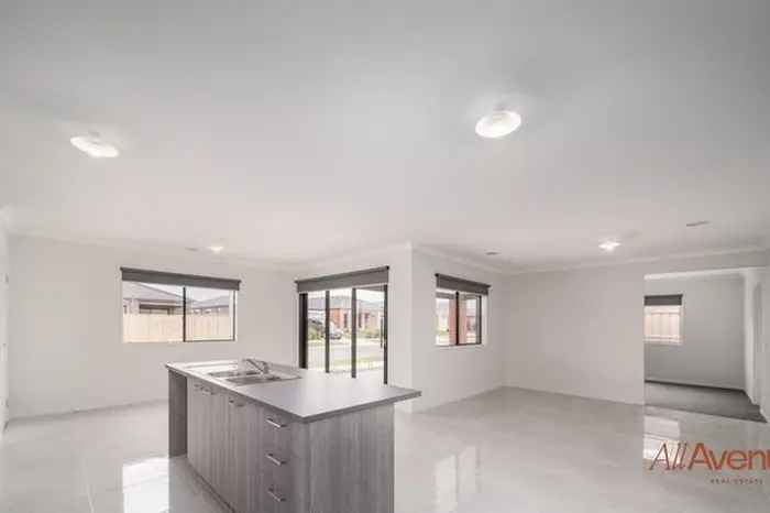 4 Bedroom House with Alfresco Area and RACV Home Assistance