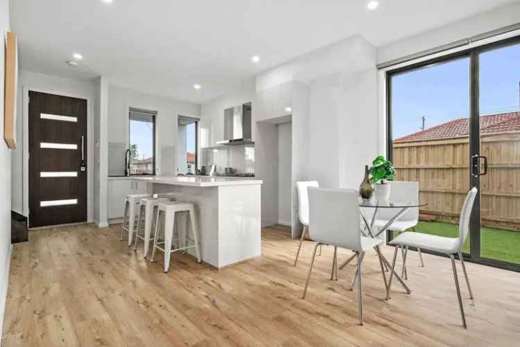 Buy Boutique Townhouse in Lalor with Modern Features