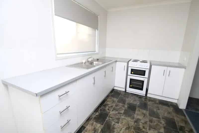 NEAT AFFORDABLE TWO-STOREY TOWNHOUSE