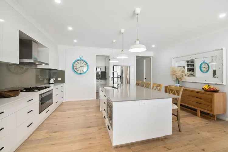 Buy Family House in Moss Vale with Pool and Outdoor Kitchen