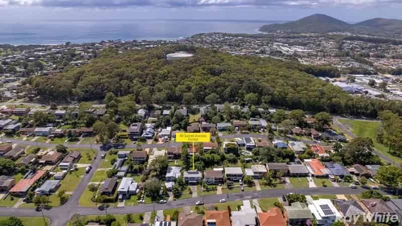 Charming Family Home at 40 Sunset Avenue, Forster