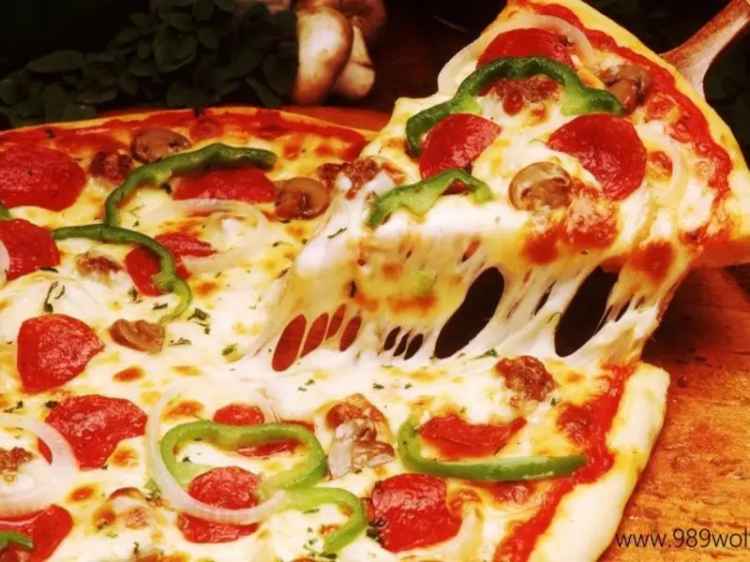 Pizza shop in southern suburb Adelaide with great potential for sale