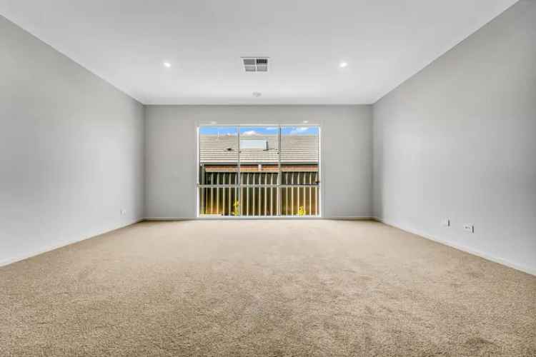 3 Bedroom 193m² House Melbourne - Family Home