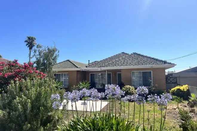 4 Bedroom House Morphett Vale Fully Renovated New Kitchen