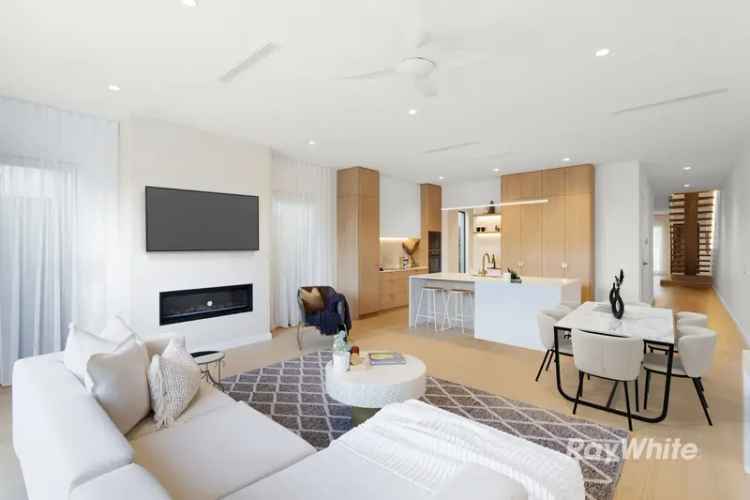 Luxury Townhouse in McKinnon Zone - 4 Bed 3 Bath