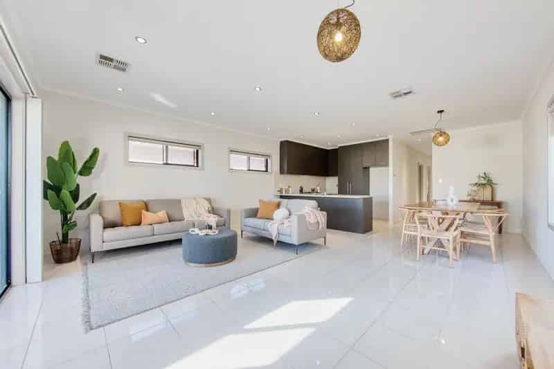 IMMACULATE COURTYARD HOME IN A HIGHLY DESIRABLE LOCATION