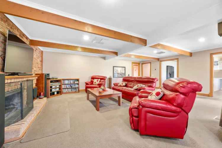 Stylish & Spacious Family Home in a Quiet Court