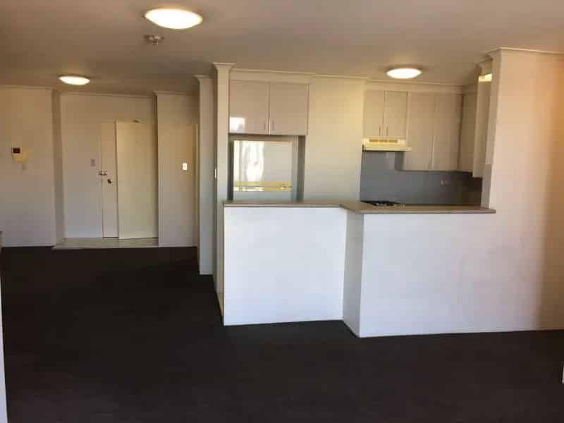 AMAZING VIEWS - SPACIOUS TWO BEDROOM APARTMENT CLOSE TO FISH MARKET