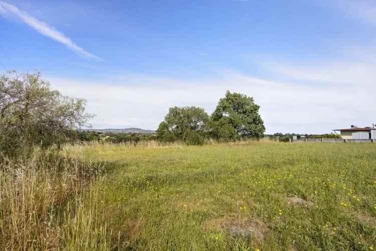 1107sqm parcel of land with Township Views