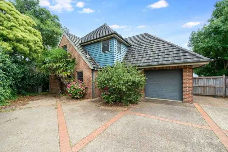 House For Sale in Armidale, New South Wales