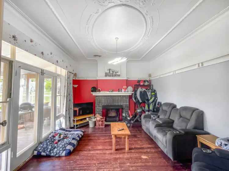 Buy Federation Style House in Tumut with Granny Flat