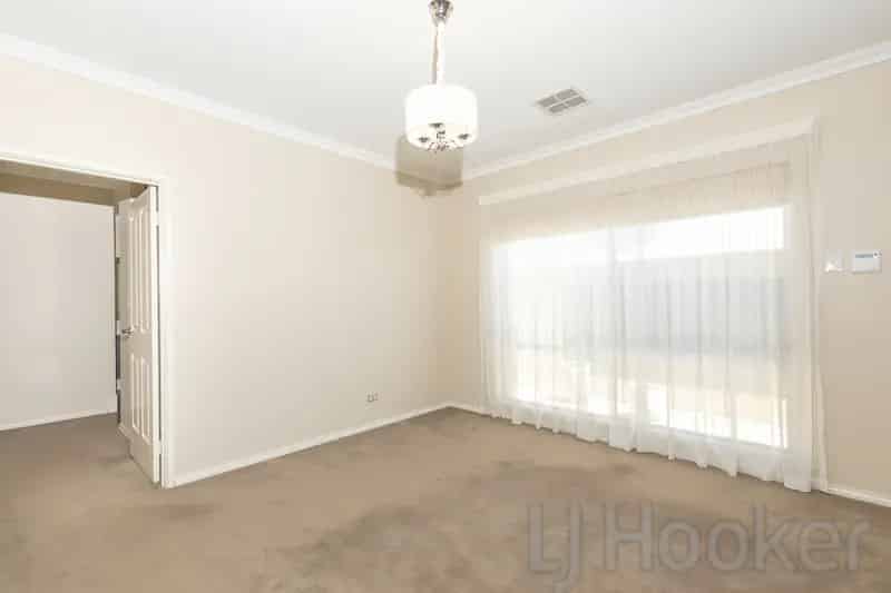 Rent 4 Bedroom House in Baldivis with Gourmet Kitchen and Alfresco