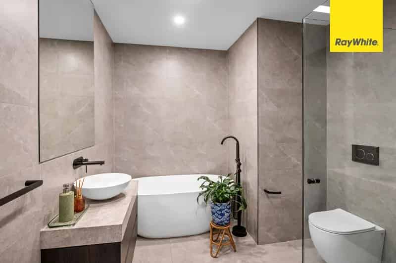 New, Modern, Spacious, Parkside Family Home