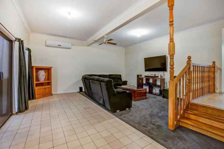 Spacious 5-Bedroom Family Home Reservoir