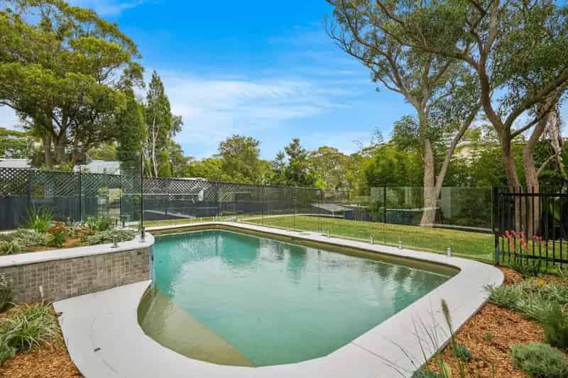 Buy House in Killcare Heights with Poolside Entertaining