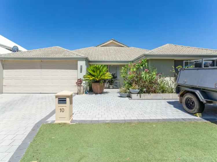 Buy Large Family Home in Harrisdale with Pool and Modern Amenities