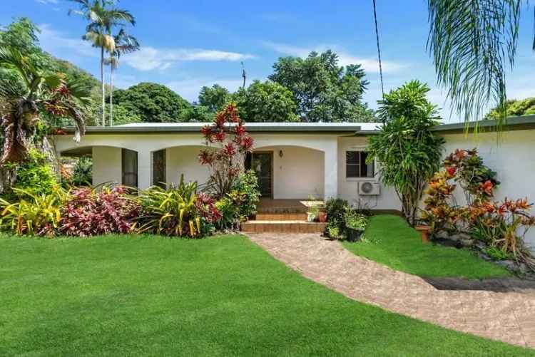 Spacious 3 Bedroom Beach House - Family Home