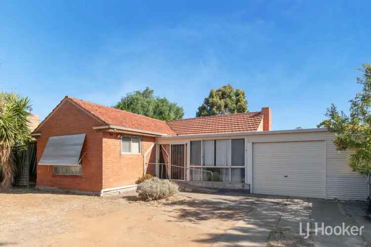 3 Bed Home 778sqm Allotment Separate Lounge Rumpus Room