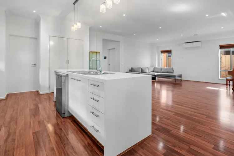 Luxurious Double-Storey Residence in Prime Caroline Springs Location