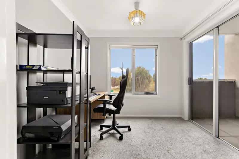 Real Estate For Lease - 8 Wiseman Walk - Wollert , VIC