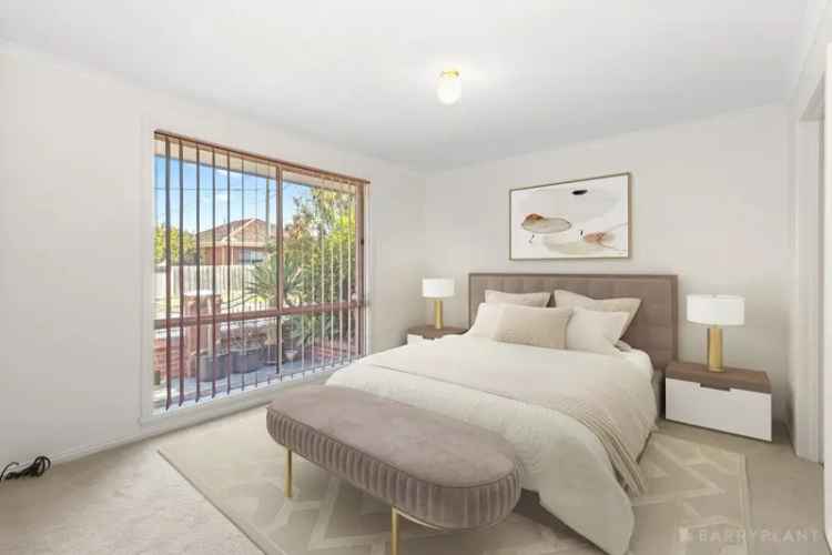 BULLSEYE – GROUND LEVEL LIVING IN THE HEART OF NOBLE PARK