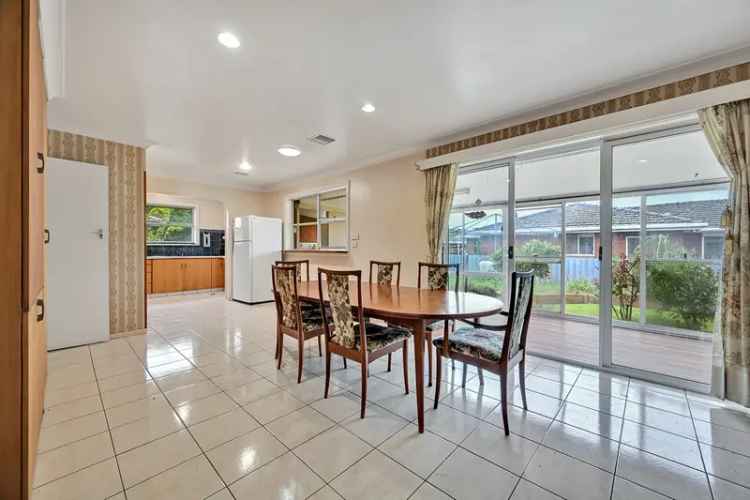 Spacious Family Home Near CBD Parks