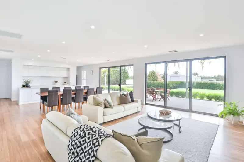 Buy rural property with 4 bedrooms near River and City Heart