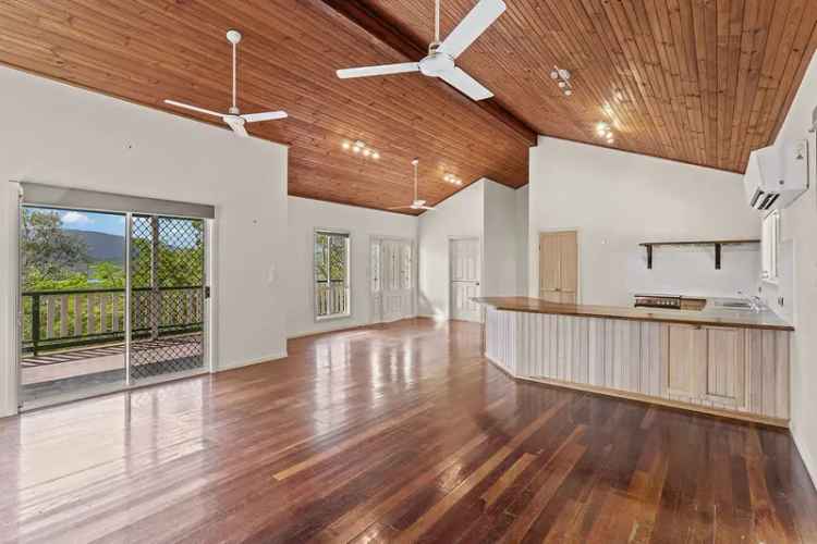 Private Retreat with Pool in Central Cannonvale