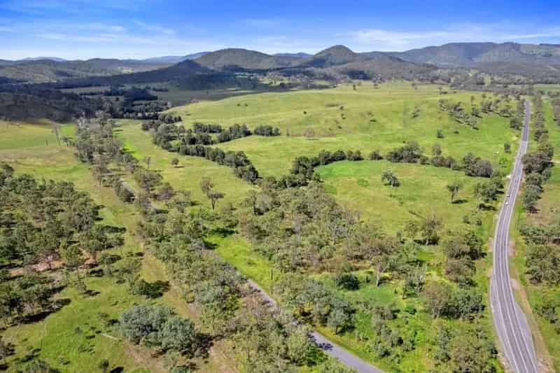Buy rural property grazing land in Kilkivan with water licence and hills