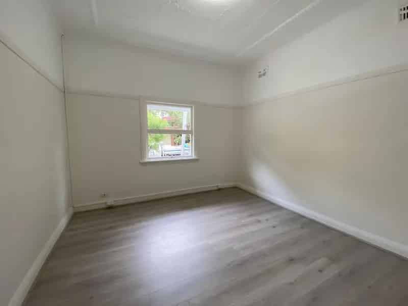 Real Estate For Lease - 15 Robey Street - Mascot , NSW