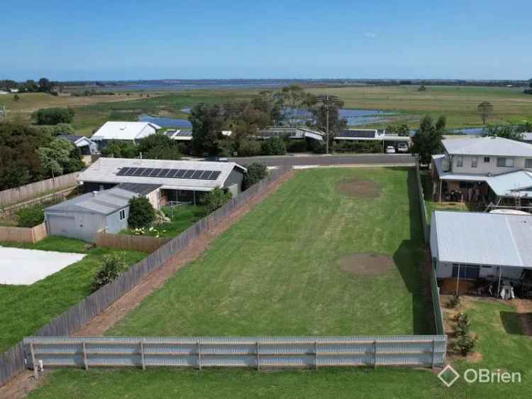 Crooke Street - Quarter Acre For The Family